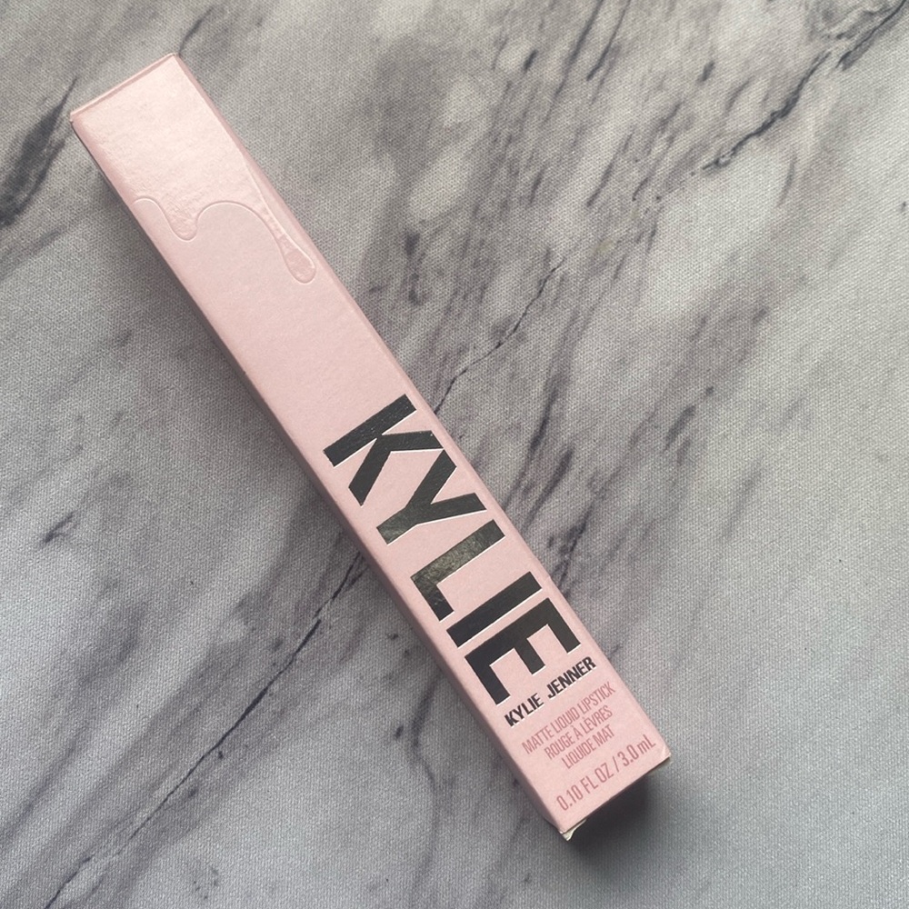 Kylie Cosmetics Matte Liquid Lipstick in shade 820 Another Day, Another Nude 💋